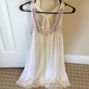 En creme cross back dress